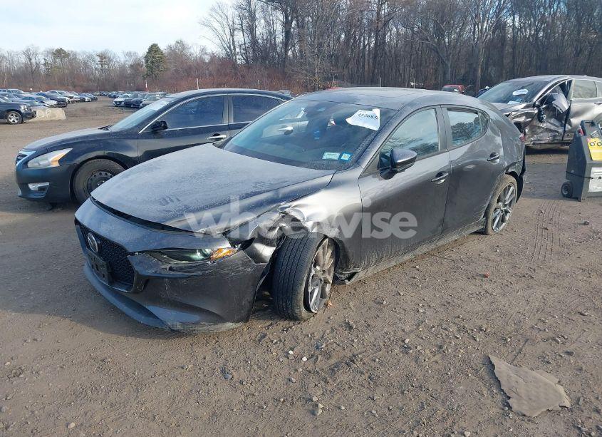 Photo 2 of 2021 Mazda Mazda3 HATCHBACK PREFERRED (VIN JM1BPBLLXM1403313)