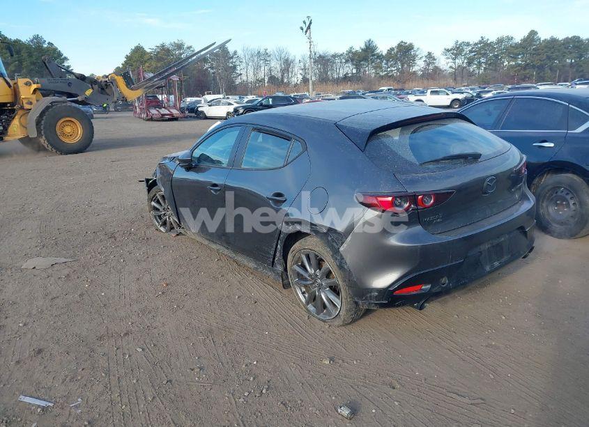 Photo 3 of 2021 Mazda Mazda3 HATCHBACK PREFERRED (VIN JM1BPBLLXM1403313)