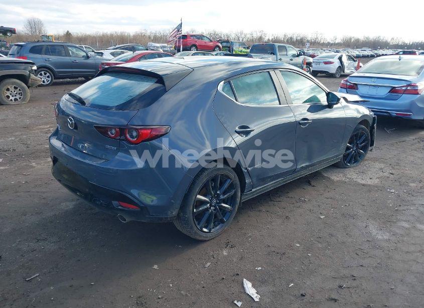 Photo 4 of 2024 Mazda Mazda3 HATCHBACK 2.5 S CARBON EDITION (VIN JM1BPBLM4R1701811)
