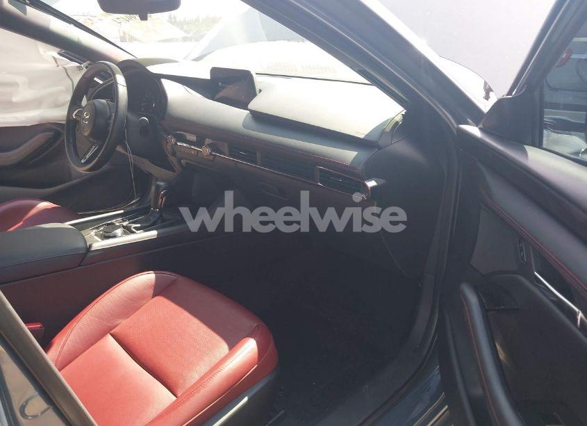 Photo 5 of 2024 Mazda Mazda3 HATCHBACK 2.5 S CARBON EDITION (VIN JM1BPBLM8R1654296)