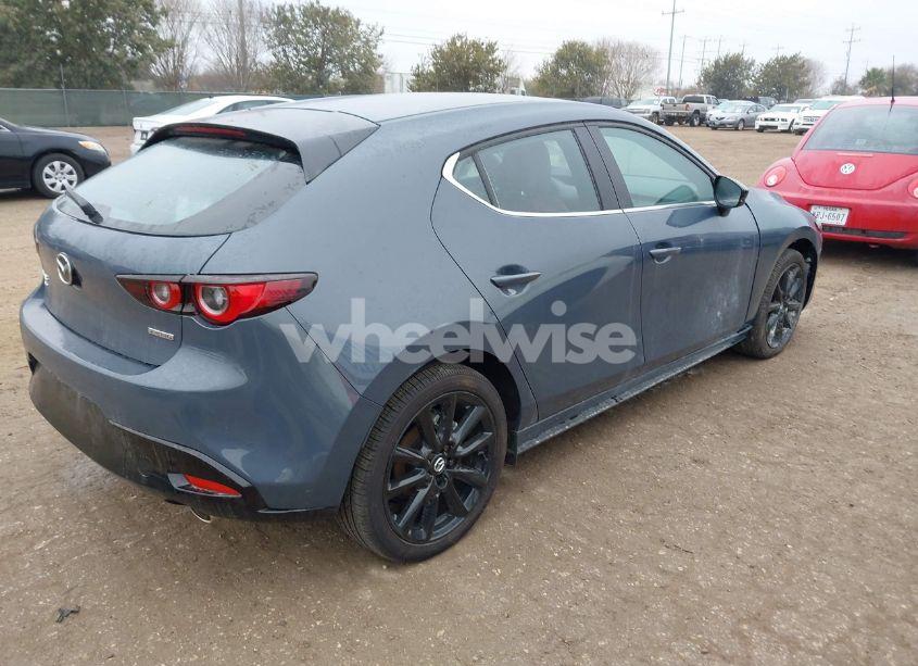 Photo 4 of 2024 Mazda Mazda3 2.5 S CARBON EDITION (VIN JM1BPBLMXR1721299)
