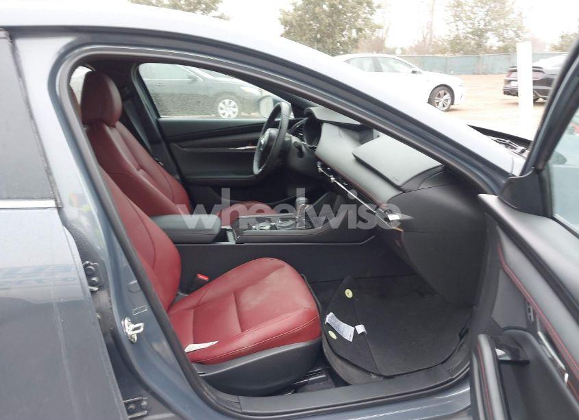 Photo 5 of 2024 Mazda Mazda3 2.5 S CARBON EDITION (VIN JM1BPBLMXR1721299)