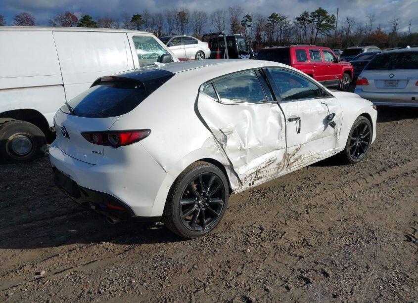 Photo 4 of 2021 Mazda Mazda3 PREMIUM (VIN JM1BPBML1M1315619)