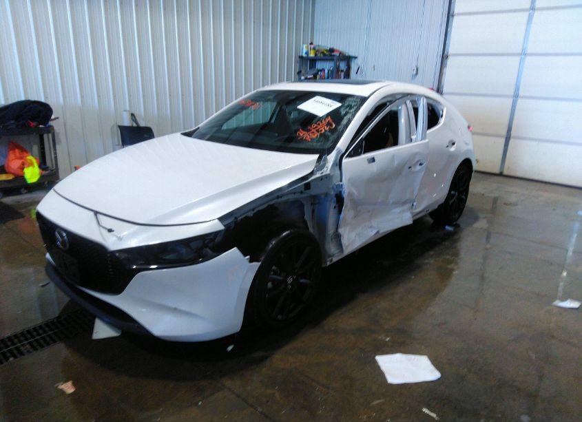 Photo 2 of 2021 Mazda Mazda3 HATCHBACK PREMIUM (VIN JM1BPBML2M1347401)