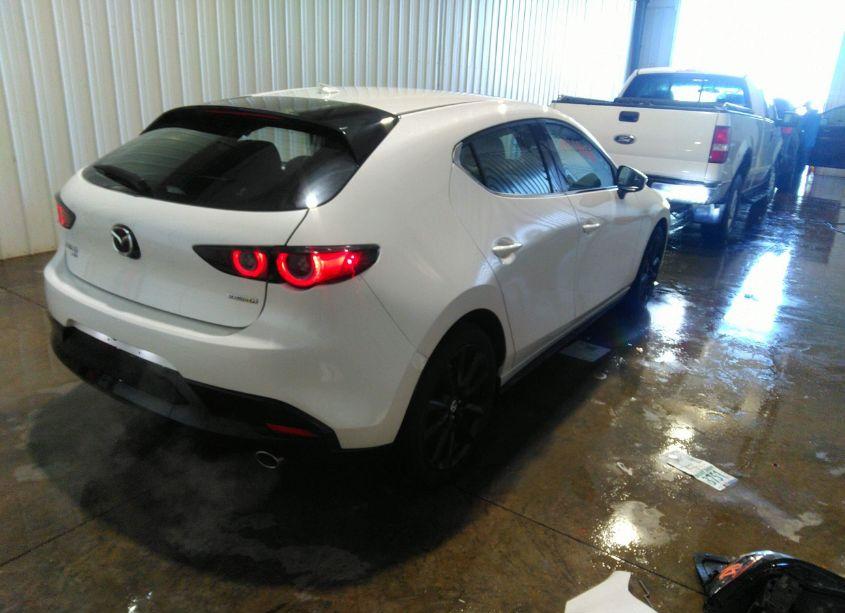 Photo 4 of 2021 Mazda Mazda3 HATCHBACK PREMIUM (VIN JM1BPBML2M1347401)