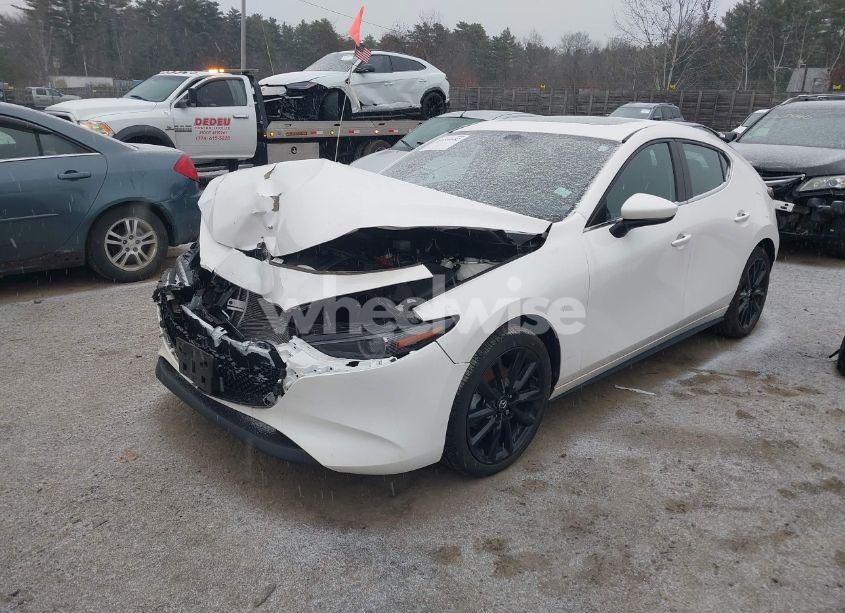 Photo 2 of 2022 Mazda Mazda3 HATCHBACK PREMIUM (VIN JM1BPBML5N1501410)