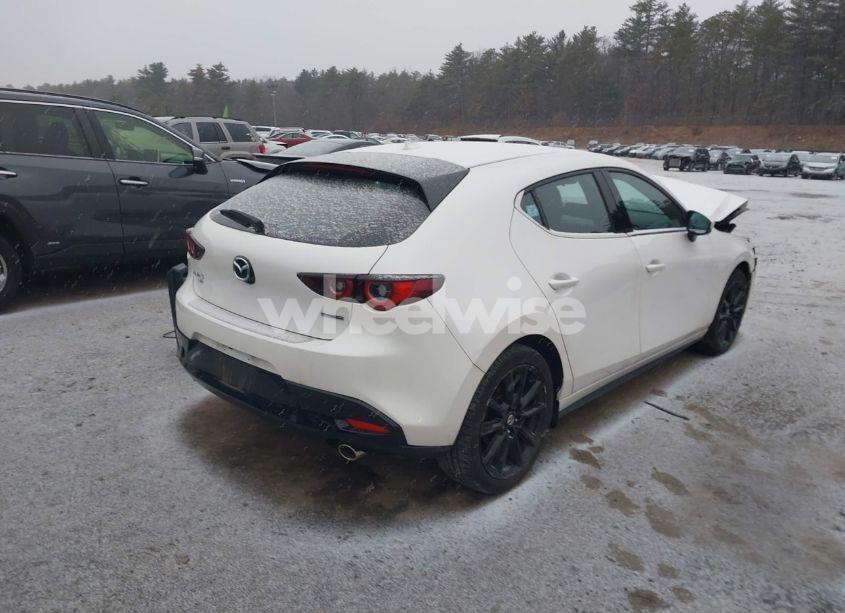 Photo 4 of 2022 Mazda Mazda3 HATCHBACK PREMIUM (VIN JM1BPBML5N1501410)