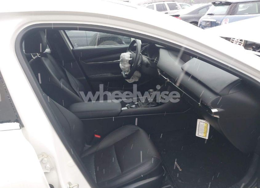 Photo 5 of 2022 Mazda Mazda3 HATCHBACK PREMIUM (VIN JM1BPBML5N1501410)