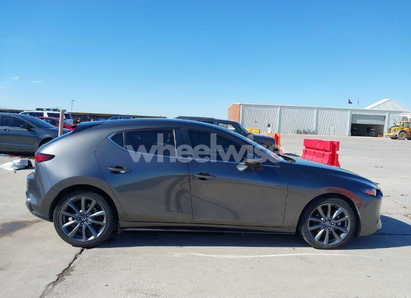 Photo 13 of 2019 Mazda Mazda3 HATCHBACK PREFERRED PACKAGE (VIN JM1BPBMM0K1133691)