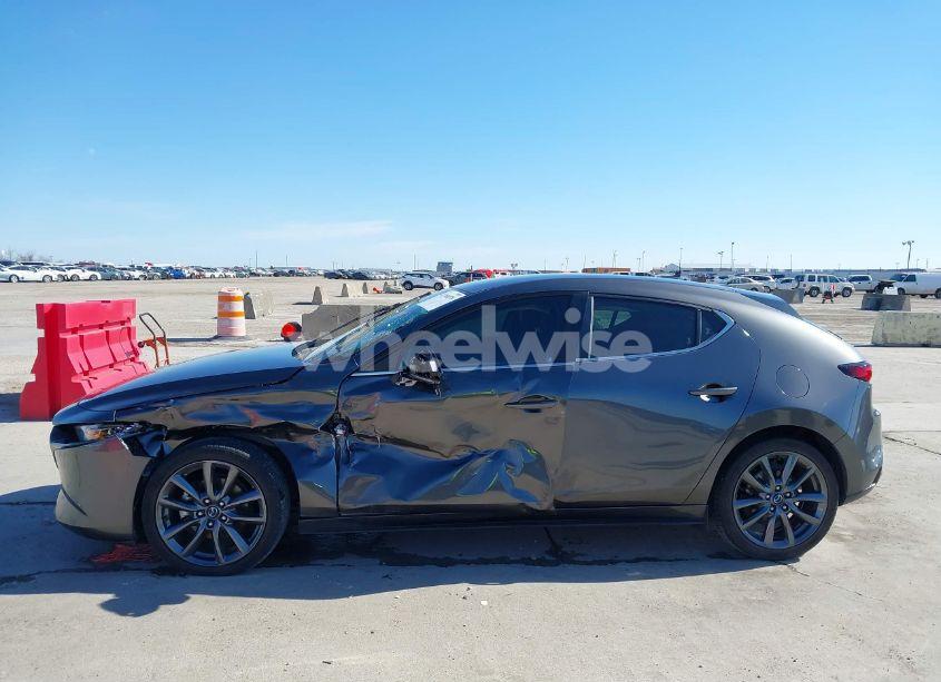 Photo 14 of 2019 Mazda Mazda3 HATCHBACK PREFERRED PACKAGE (VIN JM1BPBMM0K1133691)