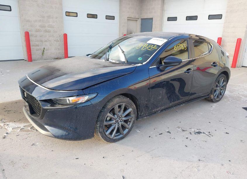 Photo 2 of 2019 Mazda Mazda3 PREFERRED PACKAGE (VIN JM1BPBMM9K1128831)