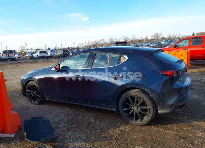 Photo 14 of 2019 Mazda Mazda3 HATCHBACK PREMIUM PACKAGE (VIN JM1BPBNM0K1133351)