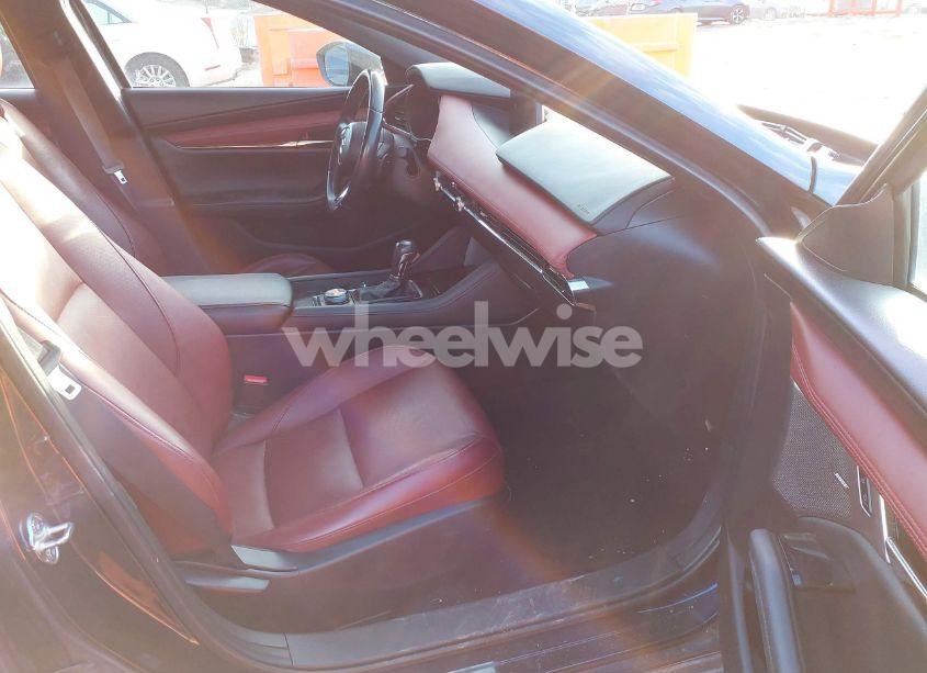 Photo 5 of 2019 Mazda Mazda3 HATCHBACK PREMIUM PACKAGE (VIN JM1BPBNM0K1133351)