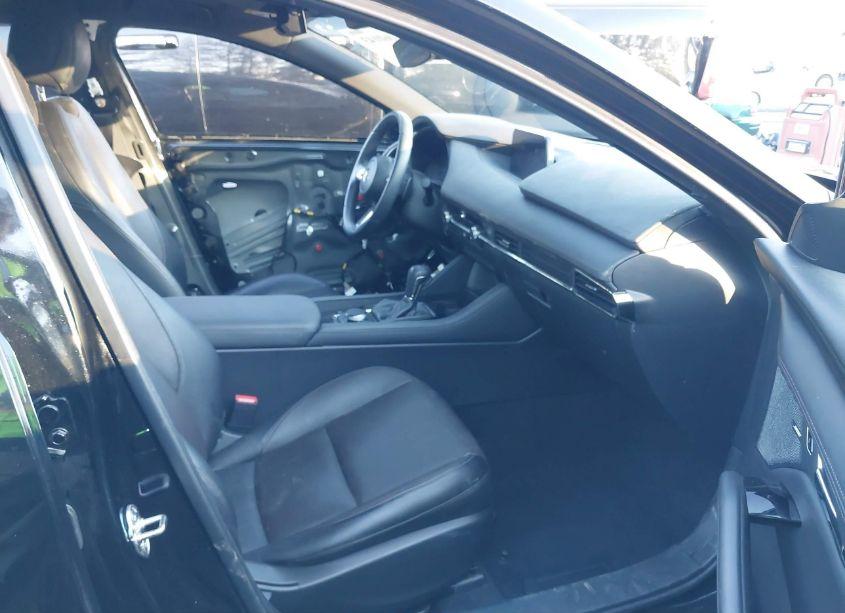 Photo 5 of 2019 Mazda Mazda3 PREMIUM PACKAGE (VIN JM1BPBNM3K1140472)