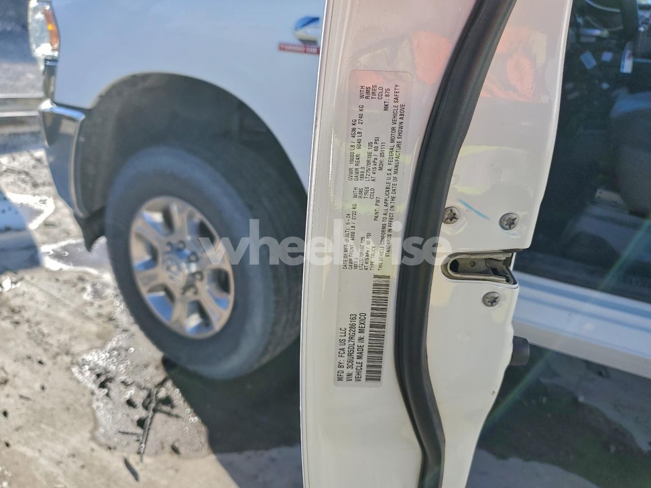 Photo 13 of 2024 RAM 2500 BIG HORN (VIN JM1CR2WL6A0367177)