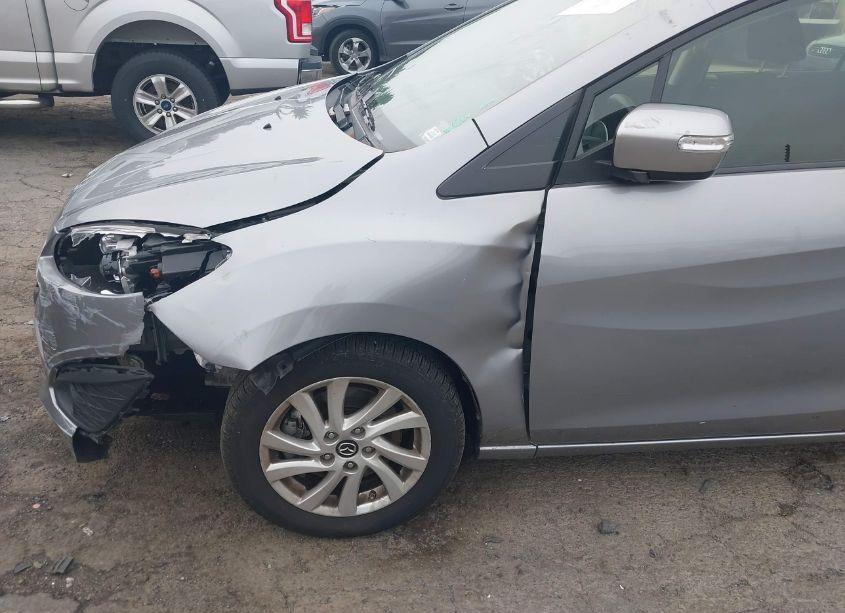 Photo 13 of 2015 Mazda Mazda5 SPORT (VIN JM1CW2BL4F0189355)