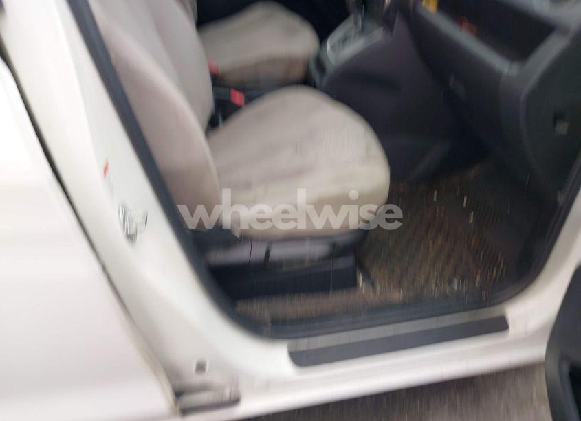 Photo 5 of 2012 Mazda Mazda5 SPORT (VIN JM1CW2BL8C0104061)