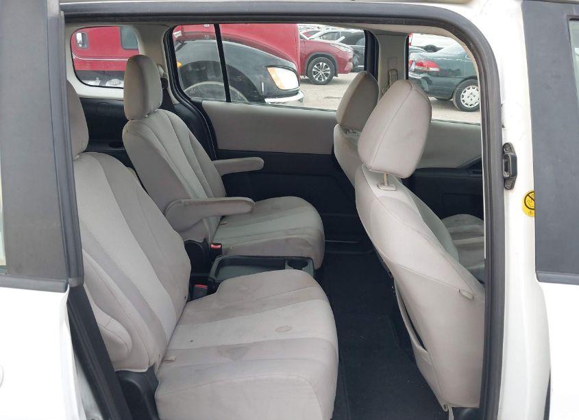 Photo 8 of 2014 Mazda Mazda5 SPORT (VIN JM1CW2BL8E0163677)