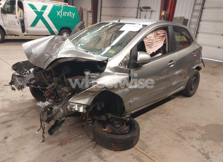 Photo 2 of 2011 Mazda Mazda2 SPORT (VIN JM1DE1HZ8B0112267)