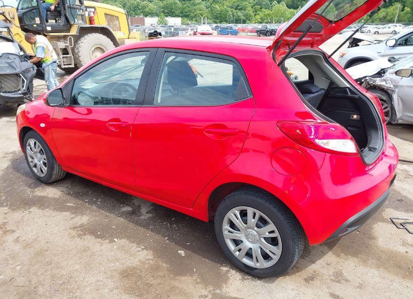 Photo 3 of 2014 Mazda Mazda2 SPORT (VIN JM1DE1KY2E0174459)