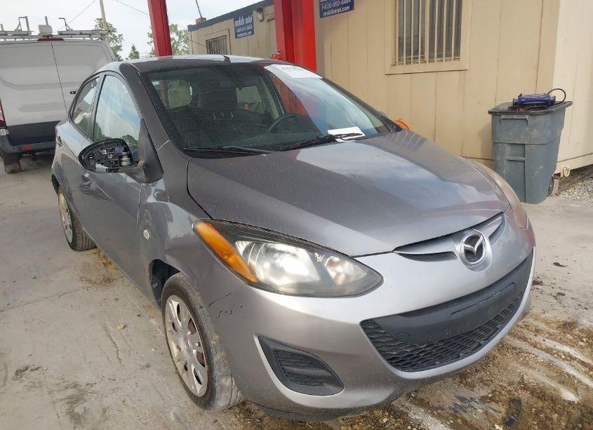 2014 Mazda Mazda2 SPORT (VIN JM1DE1KY3E0171151) main photo