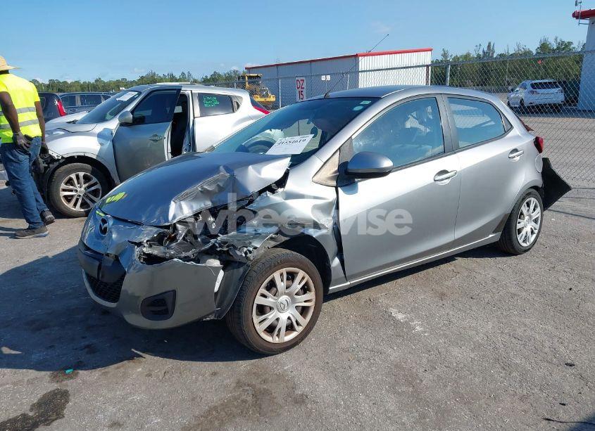 Photo 2 of 2014 Mazda Mazda2 SPORT (VIN JM1DE1KY4E0187083)