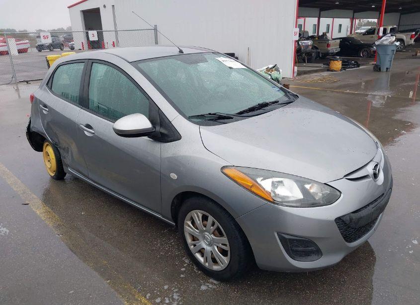 2014 Mazda Mazda2 SPORT (VIN JM1DE1KY7E0185408) main photo