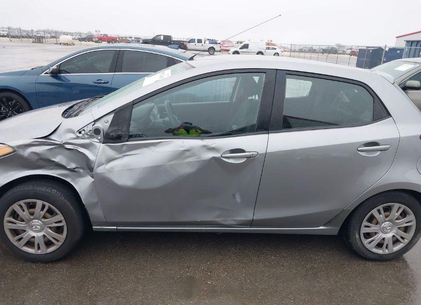 Photo 15 of 2014 Mazda Mazda2 SPORT (VIN JM1DE1KY7E0185408)