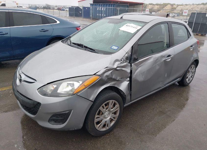 Photo 2 of 2014 Mazda Mazda2 SPORT (VIN JM1DE1KY7E0185408)