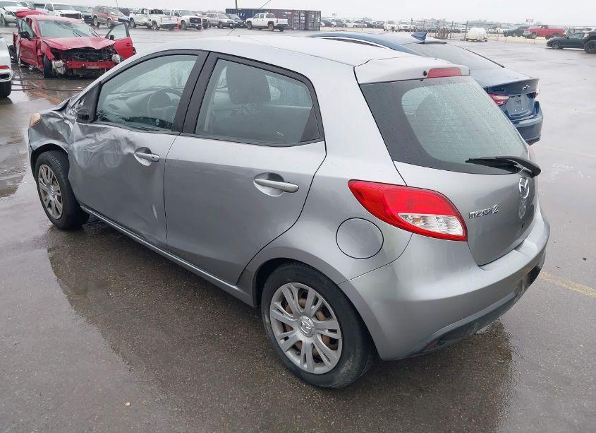 Photo 3 of 2014 Mazda Mazda2 SPORT (VIN JM1DE1KY7E0185408)