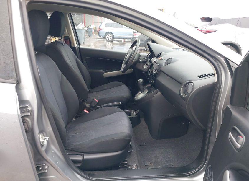 Photo 5 of 2014 Mazda Mazda2 SPORT (VIN JM1DE1KY7E0185408)