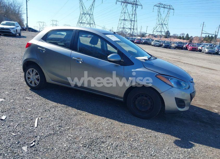 2014 Mazda Mazda2 SPORT (VIN JM1DE1KZ1E0182657) main photo