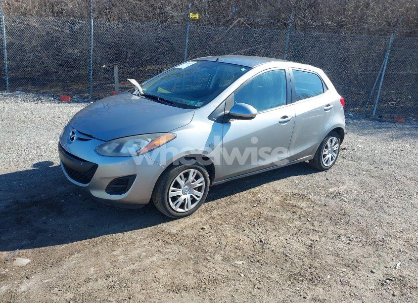 Photo 2 of 2014 Mazda Mazda2 SPORT (VIN JM1DE1KZ1E0182657)