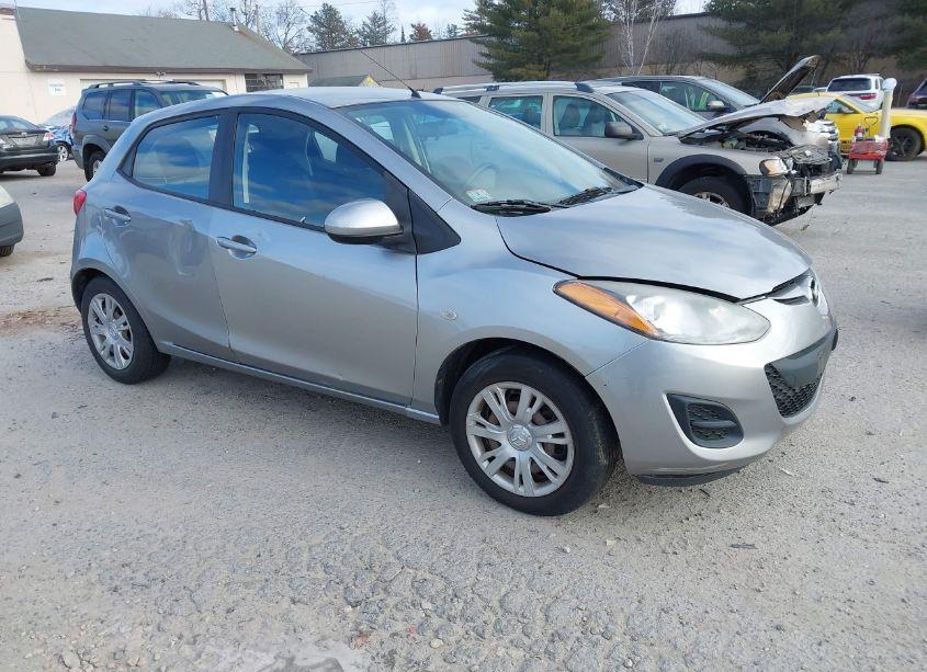 2014 Mazda Mazda2 SPORT (VIN JM1DE1KZ5E0182726) main photo