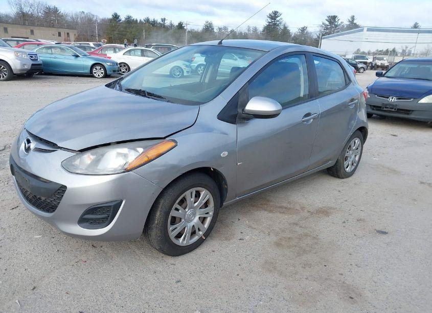 Photo 2 of 2014 Mazda Mazda2 SPORT (VIN JM1DE1KZ5E0182726)