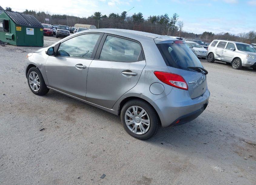 Photo 3 of 2014 Mazda Mazda2 SPORT (VIN JM1DE1KZ5E0182726)