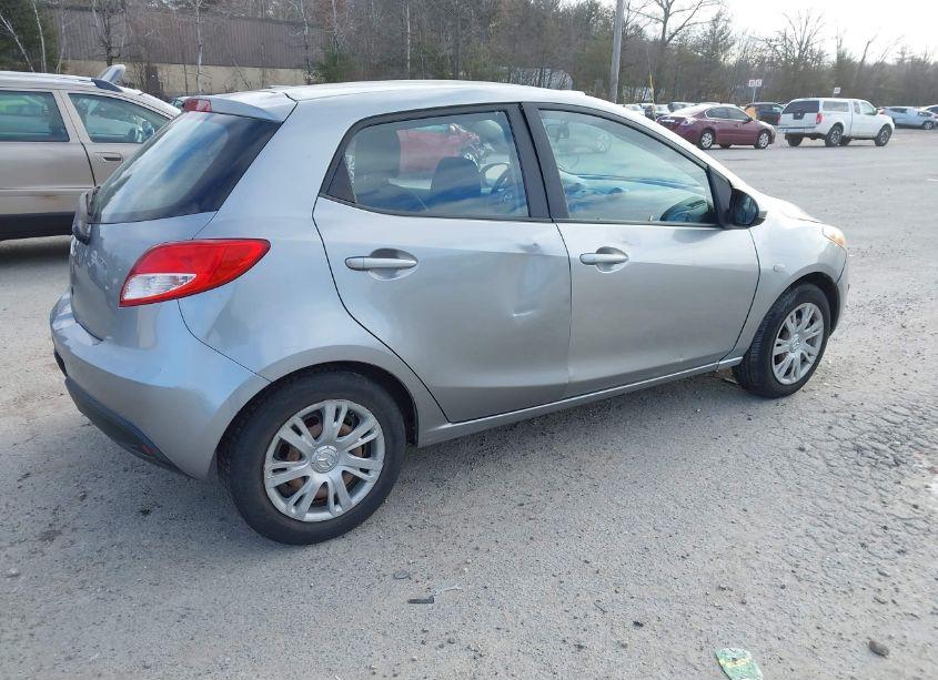 Photo 4 of 2014 Mazda Mazda2 SPORT (VIN JM1DE1KZ5E0182726)