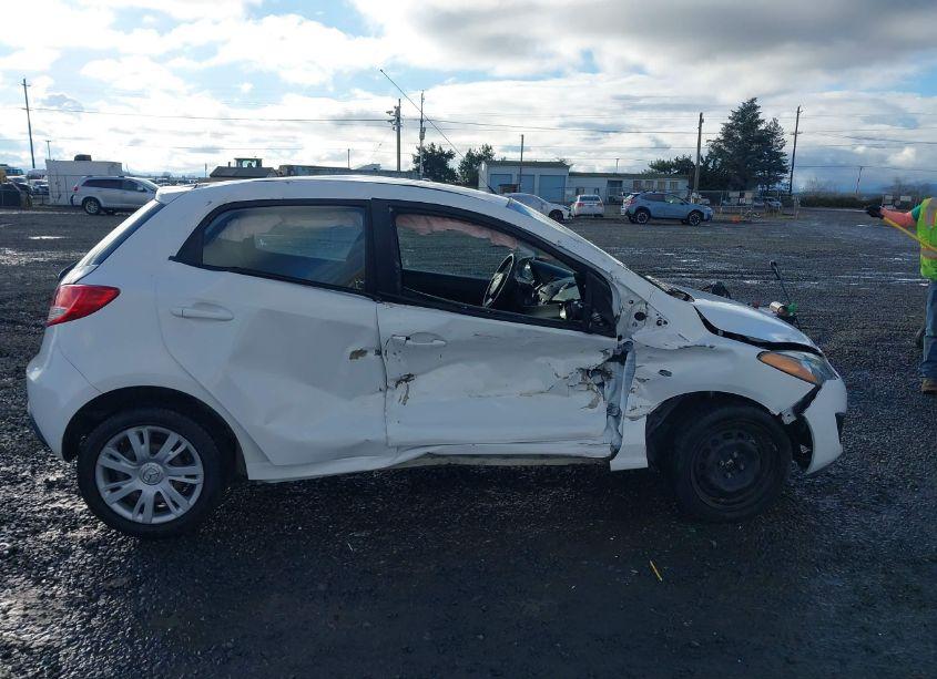 Photo 13 of 2014 Mazda Mazda2 SPORT (VIN JM1DE1KZ6E0172254)