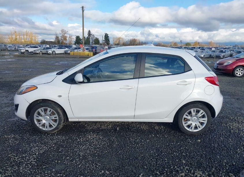 Photo 14 of 2014 Mazda Mazda2 SPORT (VIN JM1DE1KZ6E0172254)