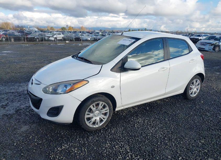 Photo 2 of 2014 Mazda Mazda2 SPORT (VIN JM1DE1KZ6E0172254)