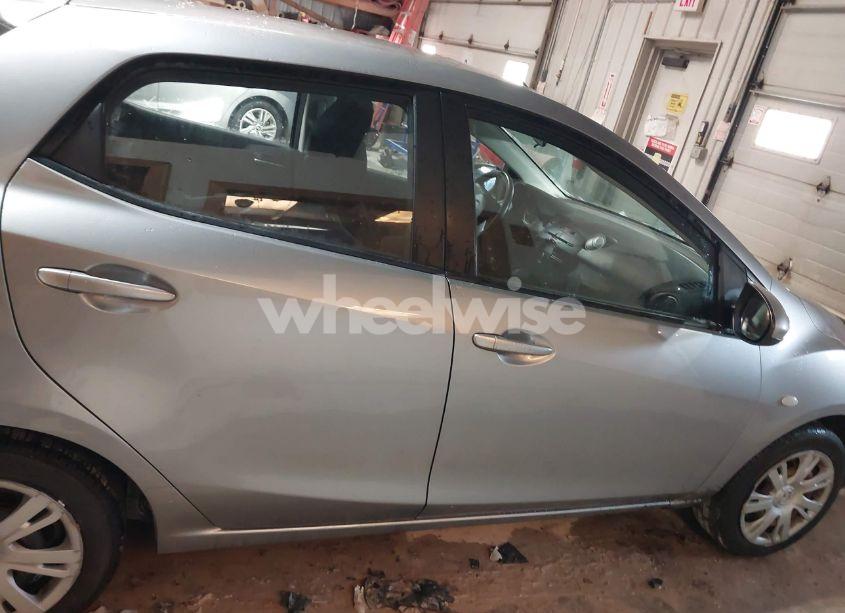 Photo 13 of 2014 Mazda Mazda2 SPORT (VIN JM1DE1KZXE0183886)