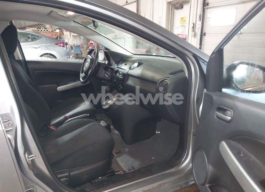 Photo 5 of 2014 Mazda Mazda2 SPORT (VIN JM1DE1KZXE0183886)