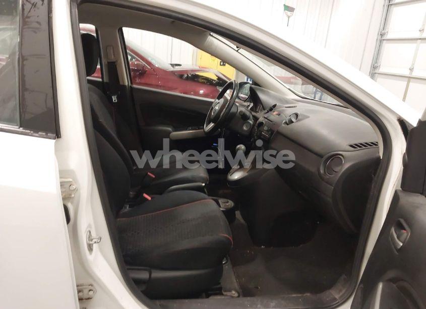 Photo 5 of 2014 Mazda Mazda2 TOURING (VIN JM1DE1LY6E0171403)