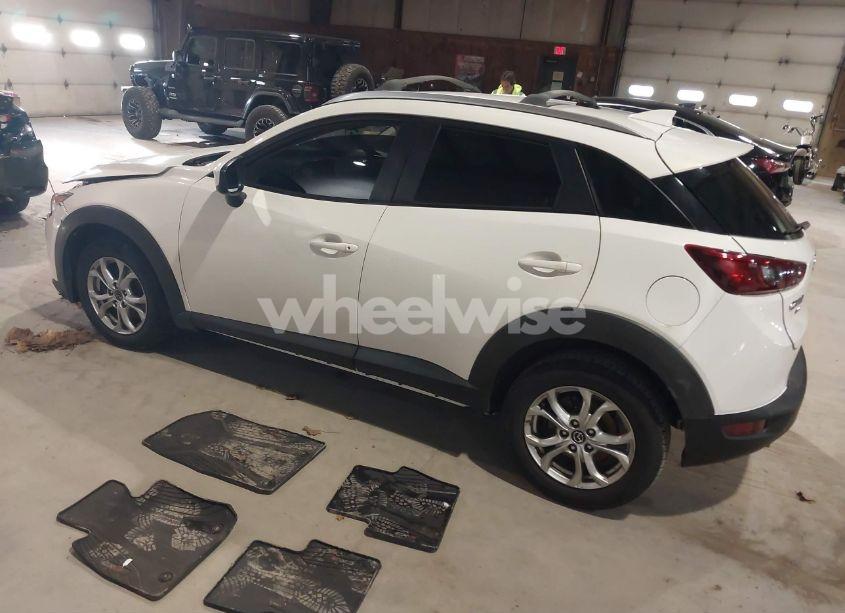 Photo 3 of 2016 Mazda Cx-3 SPORT (VIN JM1DKFB77G0130733)