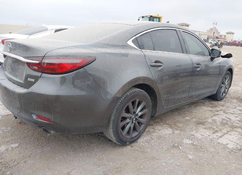 Photo 4 of 2018 Mazda Mazda6 SPORT (VIN JM1GL1U57J1300860)
