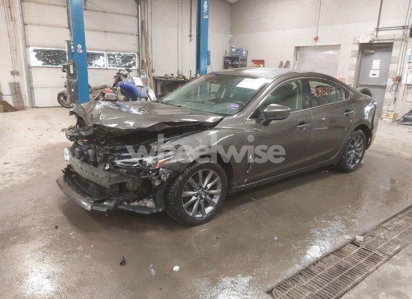 Photo 2 of 2018 Mazda Mazda6 SPORT (VIN JM1GL1UM2J1303043)