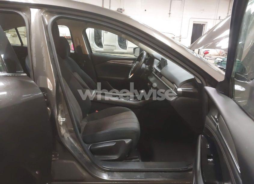 Photo 5 of 2018 Mazda Mazda6 SPORT (VIN JM1GL1UM2J1303043)