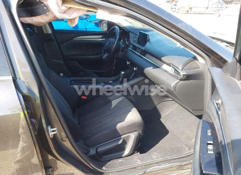 Photo 5 of 2018 Mazda Mazda6 SPORT (VIN JM1GL1UM8J1312040)