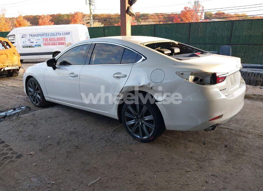 Photo 3 of 2018 Mazda Mazda6 TOURING (VIN JM1GL1VM1J1325548)