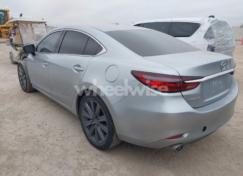 Photo 3 of 2018 Mazda Mazda6 TOURING (VIN JM1GL1VM4J1308002)